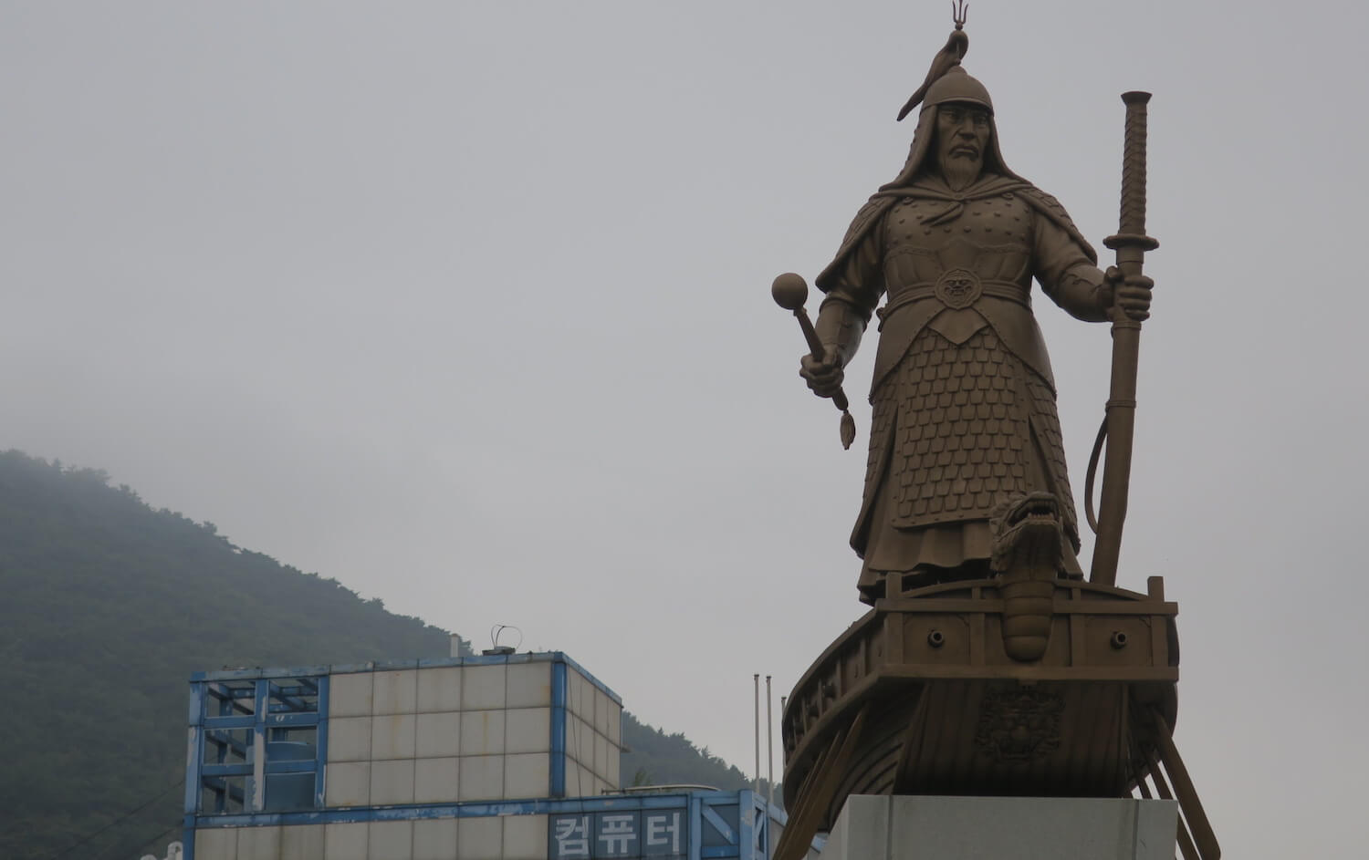 李舜臣の銅像